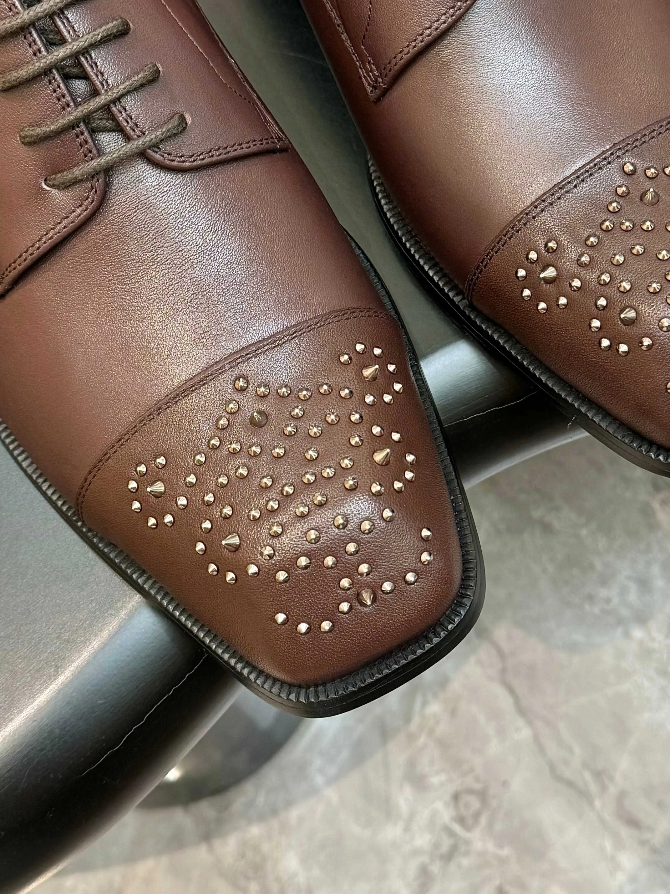 [CL red sole shoes] Top P: 1020💰 Size 39-44 (⚠️38.45.46.47 custom-made, non-returnable and non-exchangeable) 🆑High-end men's business formal leather shoes, original authentic top quality goods ••✅💯 Top original order purchasing agent! Original imported patterned cowhide ➕Imported cowhide lining ➕Cowhide feet ➕Original leather outsole~🉑️Feel free to compare the authentic ones!